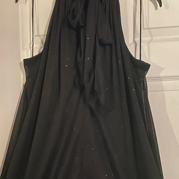 Black halter wide leg dress jumpsuit - Picture 2 of 6